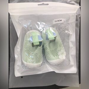 Brand NEW in original packaging! Babywaves green and white 11.5 cm kids shoes